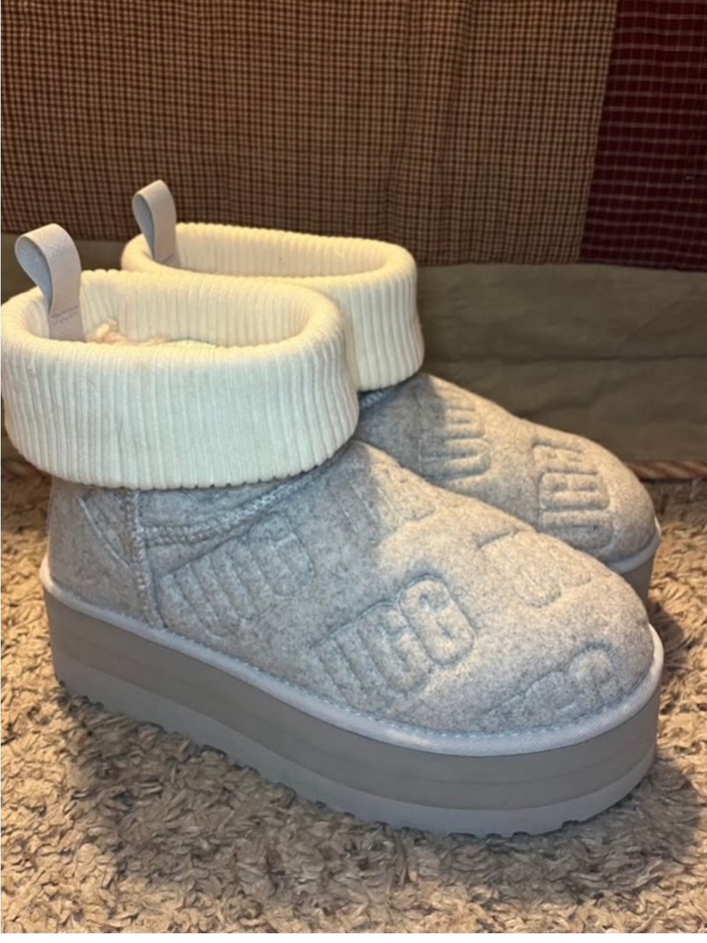 Ugg women’s boots sz 8